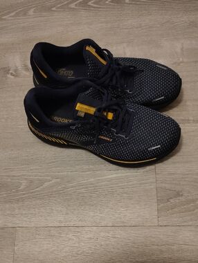 Brooks Men's Blue and Yellow Running Sneakers